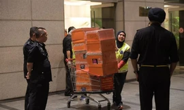 Rất nhiều chiếc hộp đựng túi hàng hiệu cao cấp Hermes được tìm thấy trong nhà riêng của cựu thủ tướng Najib. Ảnh: The Strait Times.