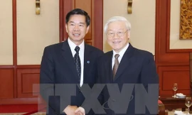 Tổng Bí thư Nguyễn Phú Trọng tiếp Đô trưởng Vientiane
