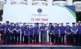 Lễ phát động diễu hành hưởng ứng ngày Thế giới không thuốc lá 31/5 và Tuần lễ quốc gia không thuốc lá 25-31/5.