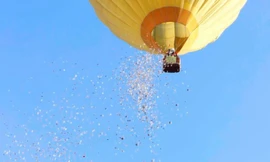 Phạt đơn vị quay phim cảnh “rải tiền” ra mắt sách tại Huế