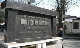 Học viện Âm nhạc Huế: Hơn trăm nhân viên có nguy cơ bị sa thải