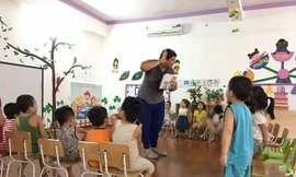 Một lớp dạy ngoại ngữ bậc mầm non tại Hà Nội. Ảnh: N.H.