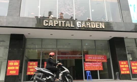 Chung cư Capital Garden (Trường Chinh) bị người dân phản đối vì chưa nghiệm thu PCCC. Ảnh: Trường Phong.