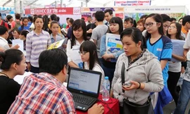 Trực tuyến lợi cho ai?