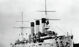Con tàu Avrora (Rạng Đông).