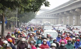 Hà Nội sẽ lập đề án thu phí phương tiện lưu thông qua điểm ùn tắc. Ảnh: Như Ý.