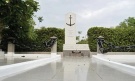 Khu mộ thủy thủ Nga tại Bình Dương.