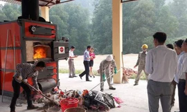 Lò đốt rác thải cỡ nhỏ gây ô nhiễm môi trường.