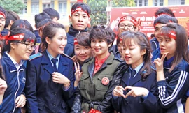 Lê Cát Trọng Lý tại Chủ Nhật Đỏ 2016. Ảnh: N.M.Hà.