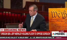 Thượng nghị sĩ Jeff Merkley.