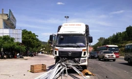 Xe tải tông liên hoàn, một người chết tại chỗ