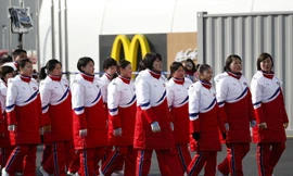 Đoàn vận động viên Triều Tiên đã đến Hàn Quốc dự Olympic Games 2018. Ảnh: Jae C Hong.