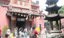 Dự kiến, Tổng thống Barack Obama thăm chùa Ngọc Hoàng chiều 24/5. Ảnh: Nguyễn Dũng.