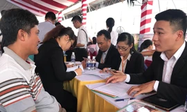 Kiều bào tìm hiểu mua nhà tại TPHCM.