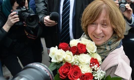Nữ nhà văn Nobel 2015 Svetlana Alexievich nói “ngày nay thật khó làm người lương thiện”.