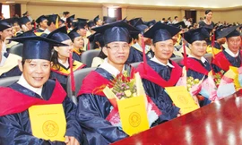 Khủng hoảng niềm tin chất lượng tiến sĩ