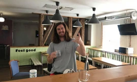 ​Anh chàng kỹ sư người Úc Jacob Meehan xin nghỉ phép 2 tuần để lang bạt ở các thành phố Nga cổ vũ World cup.