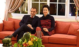 Bà Eva Nguyễn Bình và chồng, Đại sứ Jean-Noel Poirier, đón Tết cổ truyền 2016 tại Việt Nam. Ảnh: Vietnam News.