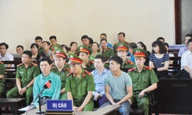 Các bị cáo tại tòa.