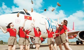 Chỉ sau 4 năm ra đời, việc đi lại bằng tàu bay Vietjet đã trở nên quen thuộc với hành khách.