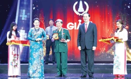 Báo chí chủ động đấu tranh phòng chống tham nhũng, lãng phí