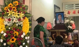 Thầy cô giáo, bạn bè thương tiếc cô học trò Trần Tú Trân.