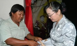 Chủ tịch HĐND TPHCM Nguyễn Thị Quyết Tâm tiếp xúc cử tri quận Thủ Đức. Ảnh: H.T.