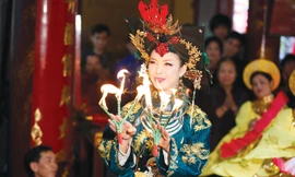 Chương trình hành động quốc gia sẽ góp phần bảo tồn, phát huy giá trị tín ngưỡng thờ Mẫu Tam phủ, ngăn chặn thương mại hóa di sản. Ảnh: Hồng Vĩnh.