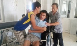 Tài xế Võ Văn Quý đã tỉnh nhưng vô thức do tổn thương não.