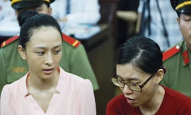 Hoa hậu Phương Nga và Thùy Dung. Ảnh: Tân Châu.