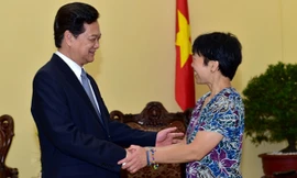 Thủ tướng Nguyễn Tấn Dũng tiếp GS Lưu Lệ Hằng.