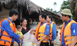 Thắm màu xanh tình nguyện