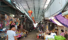 Chợ truyền thống Đồng Đăng. Ảnh: LĐ