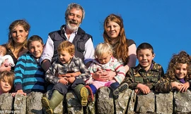 Bà mẹ 9 con sắp ra tiểu thuyết mới