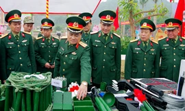 Một số sáng kiến, cải tiến mô hình học cụ của ĐVTN trong Binh chủng Đặc công. Ảnh: N.M.