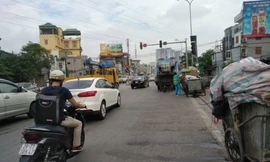 Điểm trung chuyển rác tại ngã ba Nguyễn Khoái - Minh Khai sẽ được di dời