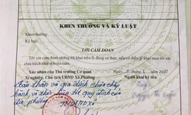 Bút phê vào lý lịch gây khó cho người dân của Phó Chủ tịch UBND xã An Bình Trương Phúc Thực. Ảnh: IT.