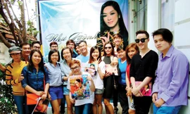 Một buổi gặp gỡ của những người hâm mộ Như Quỳnh.