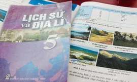 Số liệu môn Địa lớp 5 có từ năm 2004.