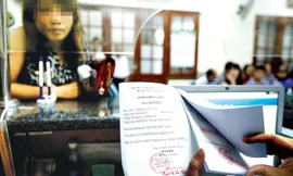 Nhiều người tìm cách về hưu trước tuổi để chạy chính sách lương hưu thay đổi. Ảnh minh họa: Như Ý.