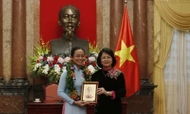 TS. Huỳnh Ngọc Trinh trong lần gặp Phó Chủ tịch nước Đặng Thị Ngọc Thịnh. Ảnh: Vương Bảo Anh.