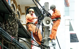 Loa phường trên phố Khâm Thiên - Hà Nội. Ảnh: Như Ý.