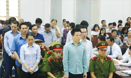 Các bị cáo tại tòa.