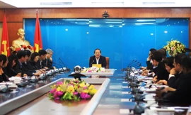 Toàn cảnh buổi làm việc giữa Bộ trưởng Trương Minh Tuấn với các doanh nghiệp có sản phẩm quảng cáo. Ảnh: Nhật Minh.