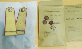 Kỷ vật cán bộ đi B được bảo quản, lưu giữ cẩn thận.