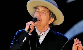 Bob Dylan bất ngờ vượt qua các ứng viên sáng giá trở thành chủ nhân Nobel Văn học 2016.