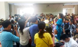 Nhiều người dân vẫn lo lắng kết cấu chung cư bị ảnh hưởng sau vụ cháy.