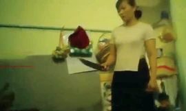 “Ác mẫu” cầm dao dọa trẻ nhỏ ở cơ sở Mầm Xanh.