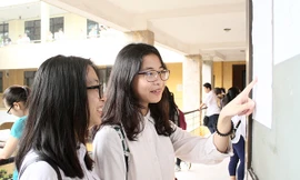 Hàng vạn học sinh thi thử THPT Quốc gia