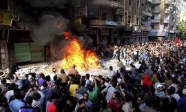 Bạo lực bùng phát ở Ai Cập năm 2012. Người ta lo ngại quyền bắt giữ của công dân sẽ bị các cánh chính trị lợi dụng, triệt hạ lẫn nhau. Ảnh: Baltimore Sun.